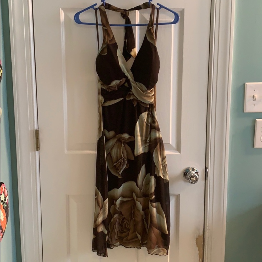 Brown fitted floral dress